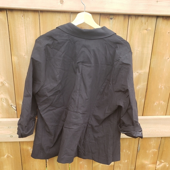 Torrid Size 2 Fitted Stretchy Blazer with 3/4 Sleeves - Picture 6 of 6